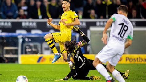 Gracze Borussii z Dortmundu byli bezbronni i finalnie polegli rezultatem zero do czterech! Fenomenalne zwycięstwo mistrza holenderskiej ligi w rozgrywkach Champions League!