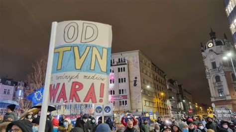 Jak wyglądają protesty negujące Lex TVN?