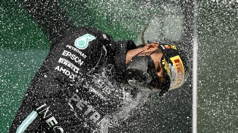 Zwycięstwo Lewisa Hamiltona i fenomenalne emocje podczas GP Arabii Saudyjskiej! Dopiero po ostatnim wyścigu w Abu Dhabi będziemy znali triumfatora światowych mistrzostw F1!